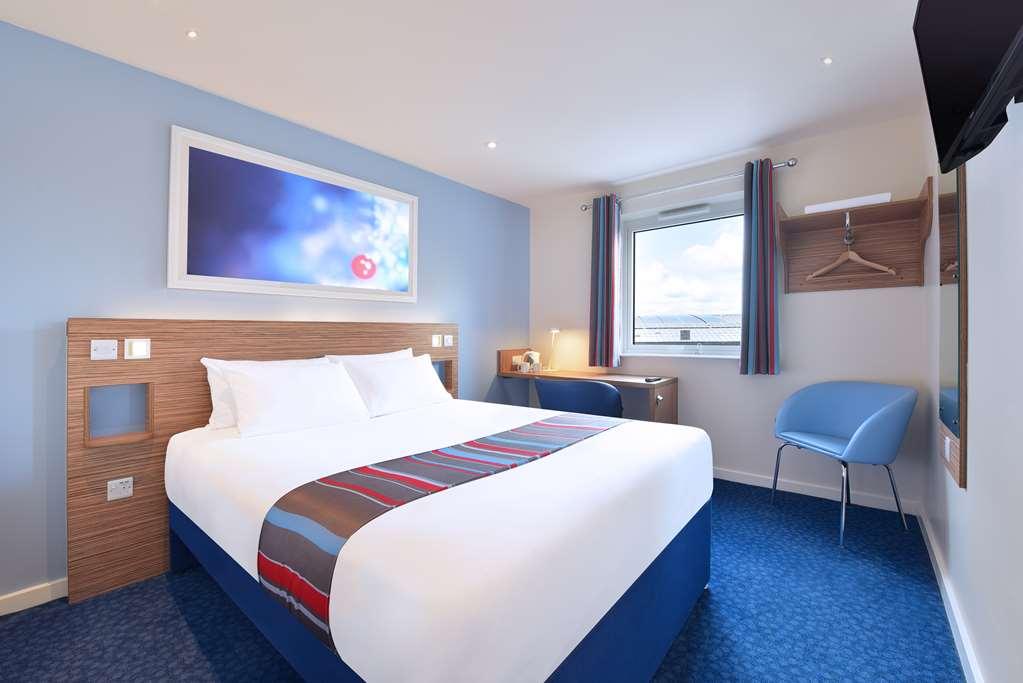 Travelodge London Romford Szoba fotó