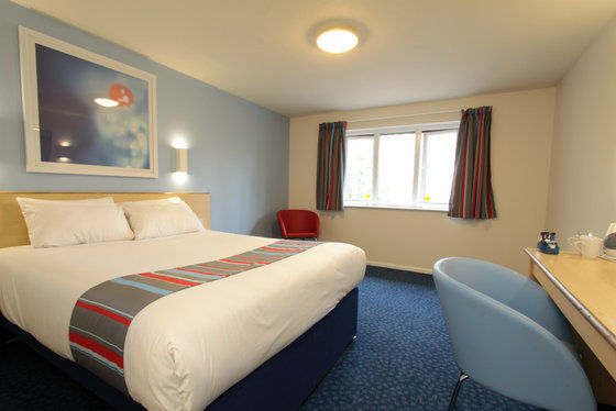 Travelodge London Romford Szoba fotó